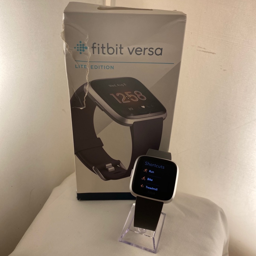 Fitbit Versa Lite Edition, NIB, Retail $159.95